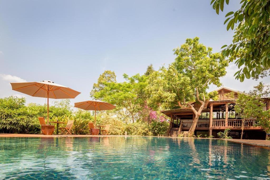 Le Relais De Chhlong Hotel Kratie Exterior photo
