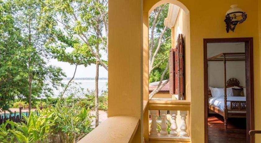 Le Relais De Chhlong Hotel Kratie Exterior photo