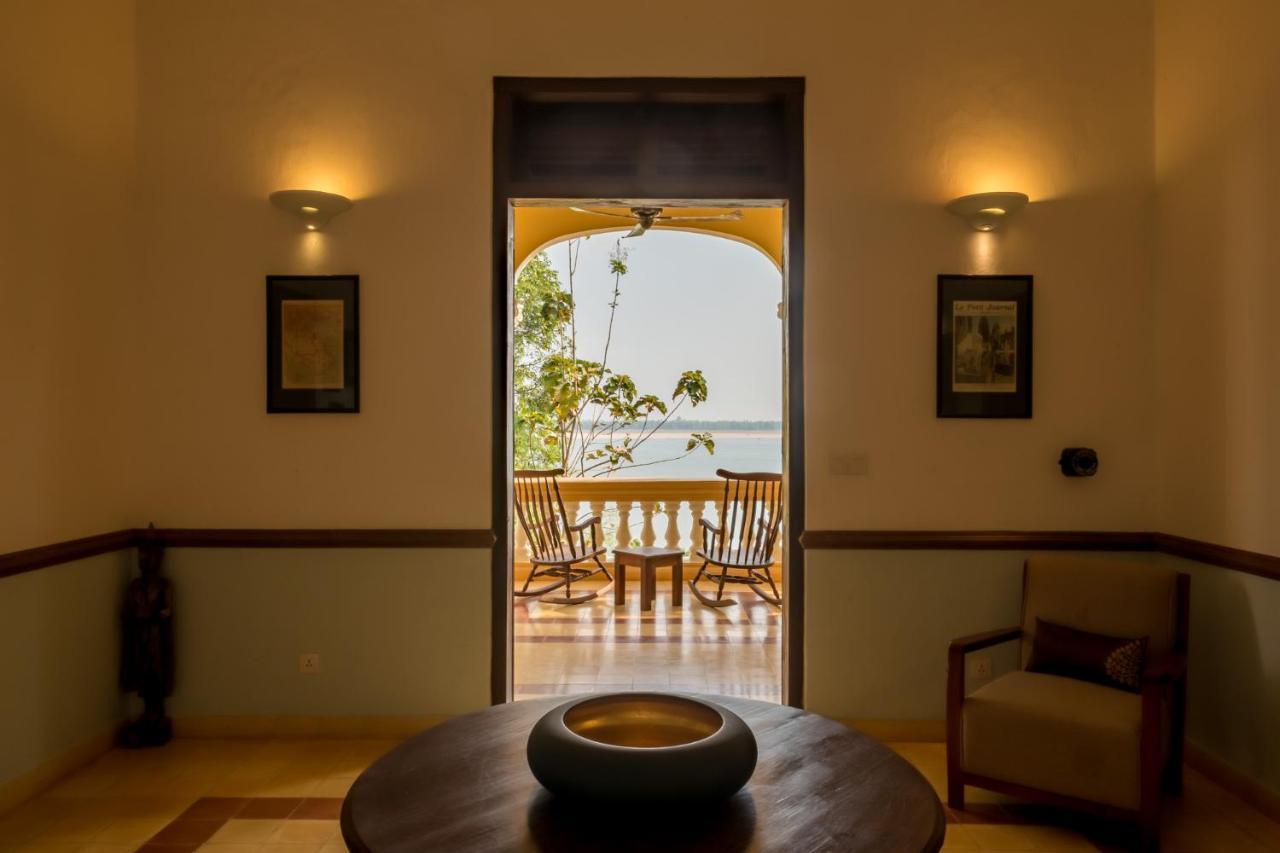 Le Relais De Chhlong Hotel Kratie Exterior photo